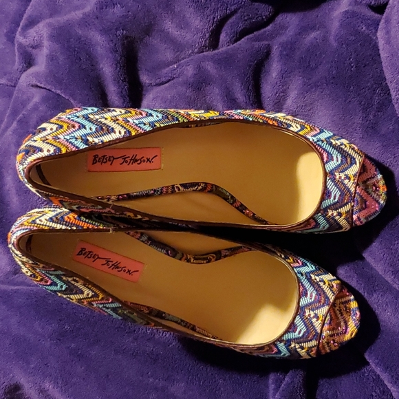 Multi color high heel - Picture 2 of 2